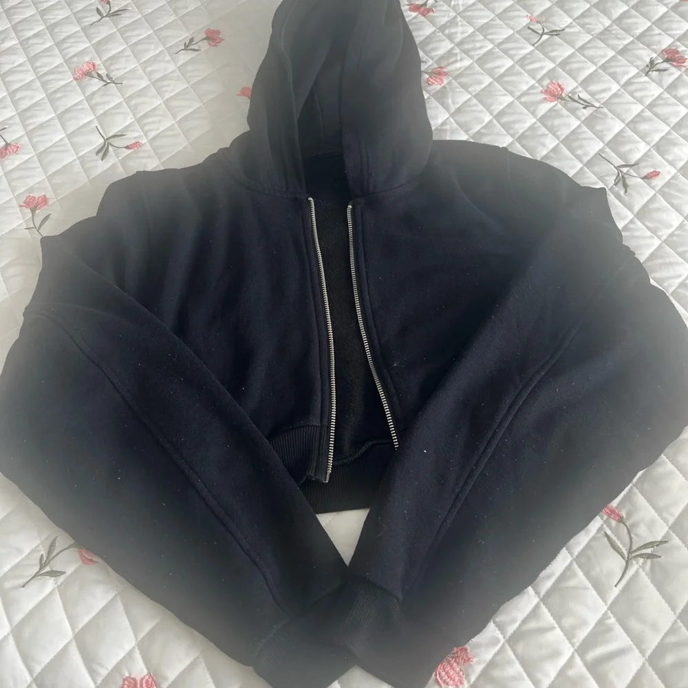 ALO Yoga Black  and Being Women's Sweater 2x70 or 50 each - Picture 2 of 4